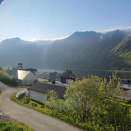 Feelsenja House Feriehus Gryllefjord