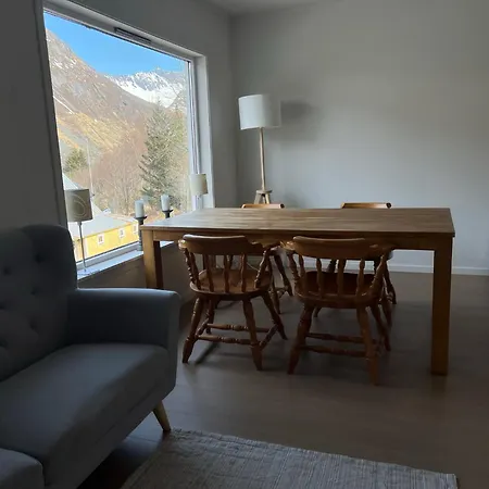 Feriehus Feelsenja House *