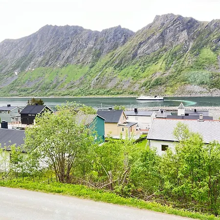 Feriehus Feelsenja House Gryllefjord