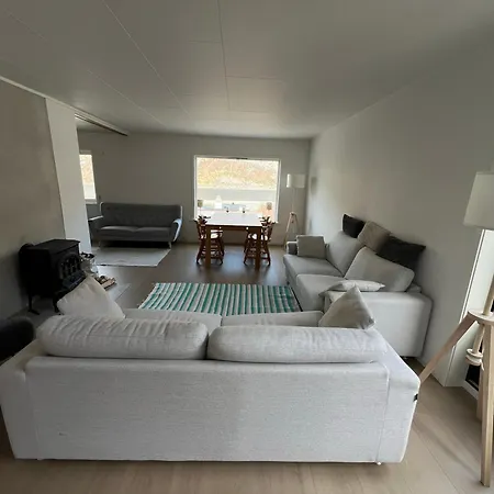 Feelsenja House