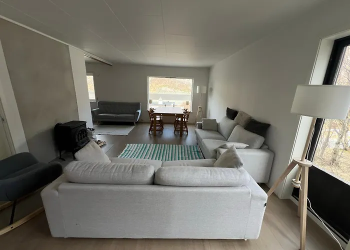 Feelsenja House